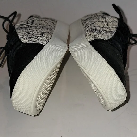 COLE HAAN WOMEN'S GRANSPRO SPECTATOR SNEAKERS - Picture 11 of 15